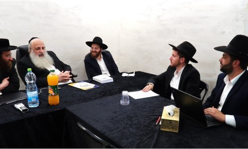 ראשי הארגון בהתייעצות בבית דינו של ראב"ד ביתר שליט"א
